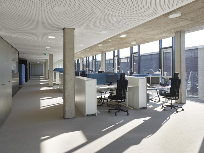 1.OG: Buero Headquarter Chemoform, Bueros in den Querriegeln