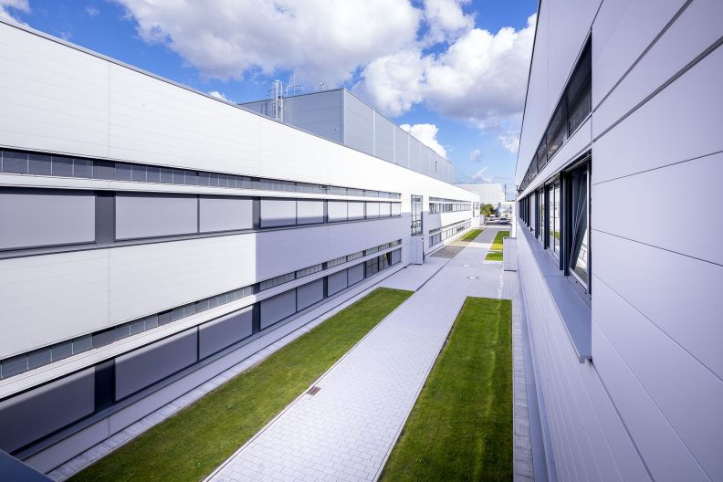 Dr&auml;ger Zukunftsfabrik, Aussenansicht