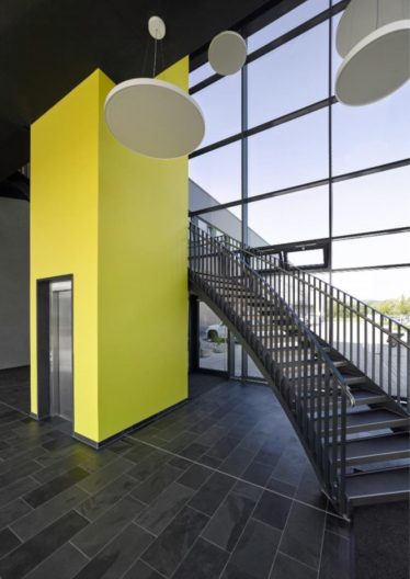 B62_Bild 03 Vertriebszentrum Nubert, Treppe