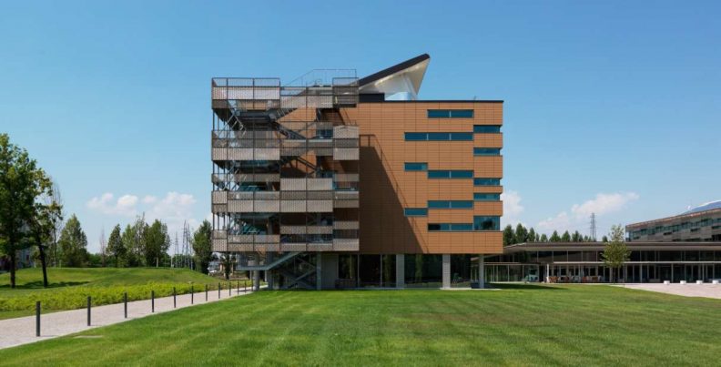 B76_Bild 01 Green Life HQ, Aussenansicht