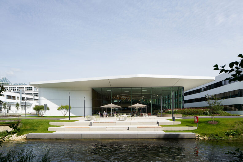 Perspektive Au&szlig;enterrasse Forum am Wasser Hartmann AG