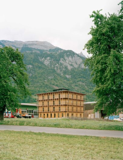 Au&szlig;enperspektive von B&uuml;rohaus K&uuml;ng in Alpnach