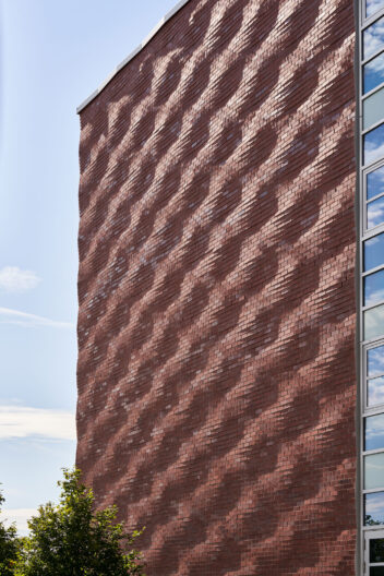 Detailperspektive Fassade der Neuordnung Energieanlagen Kl&auml;rwerk M&uuml;nchen 2