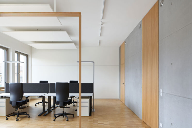 Innenperspektive B&uuml;ro der Firmenzentrale Schweickert