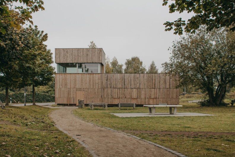 2022_B15_A-Z-Architekten_Stellwerk_Außenansicht1 Außenperspektive des Kinder- und Jugendtreff im ehemaligen Stellwerk