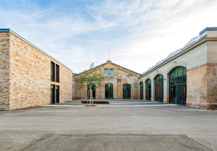 2022_B26_07_Wagenhallen-Stuttgart-Michael-Reiner Außenperspektive Piazza der Wagenhallen Stuttgart