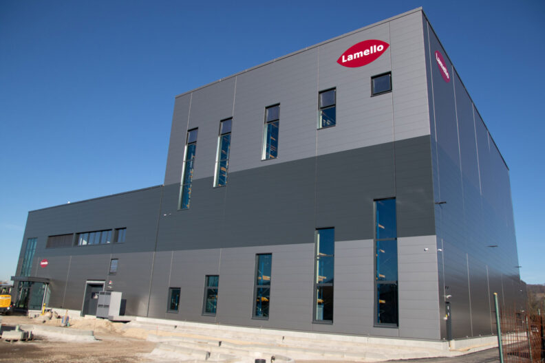Au&szlig;enperspektive Neubau Logistik- und Lagergeb&auml;ude