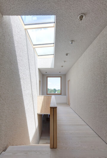 Innenperspektive Treppenhaus mit Oberlicht der Um- und Erweiterung B&uuml;rogeb&auml;ude Fa. Fritschle GmbH