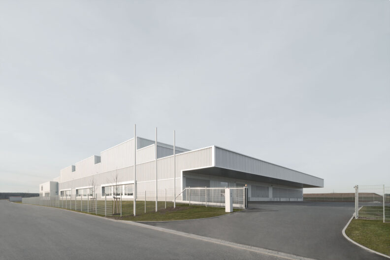 Perspektive Zufahrt Produktion Trautwein Pr&auml;zisionsdrehteile GmbH