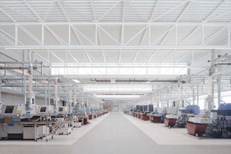 Innenperspektive Produktionshalle Trautwein Pr&auml;zisionsdrehteile GmbH