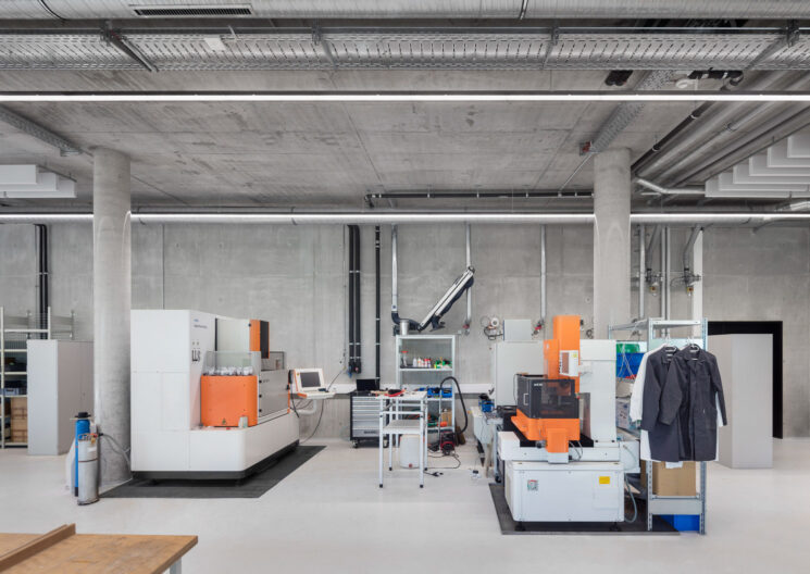 Innenperspektive Produktion Zentrum f&uuml;r Pr&auml;zisionstechnik Pforzheim