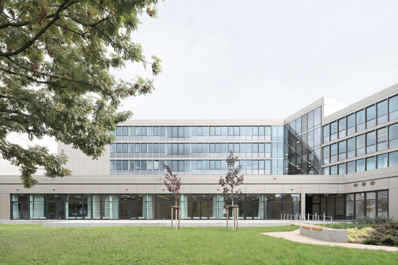 Perspektive Hof Fraunhofer-Institut f&uuml;r Integrierte Schaltungen IIS Dresden, Neubau Institutsgeb&auml;ude EAS